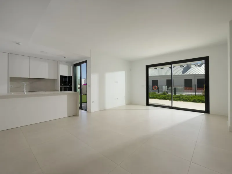 Apartment - Ground Floor Apartment в продаже в Fuengirola, Málaga. В доме 3 спален и 2 ванных комнат. Площадь дома 93 м². Площадь участка 200 м²
