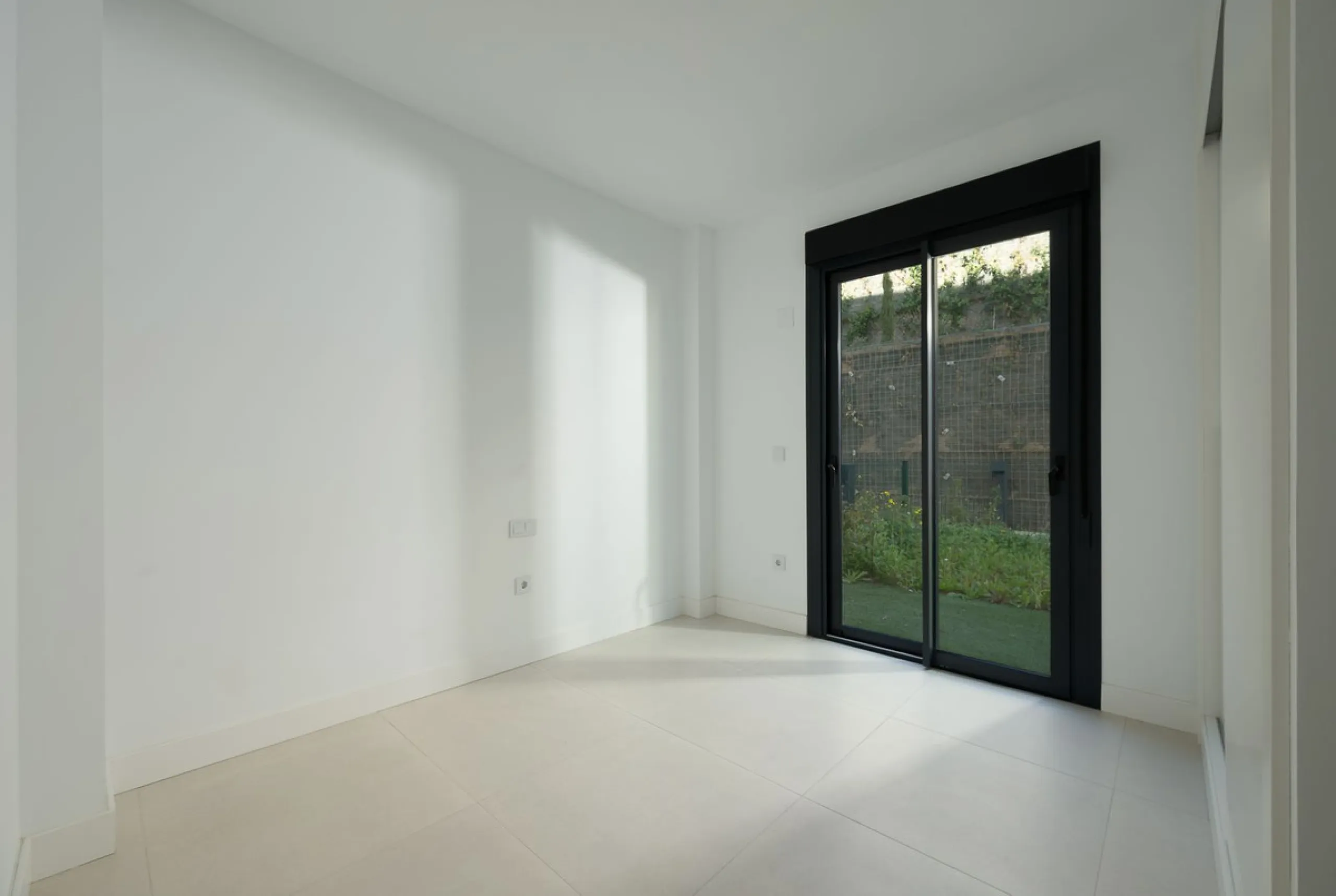 Apartment - Ground Floor Apartment в продаже в Fuengirola, Málaga. В доме 3 спален и 2 ванных комнат. Площадь дома 93 м². Площадь участка 200 м²