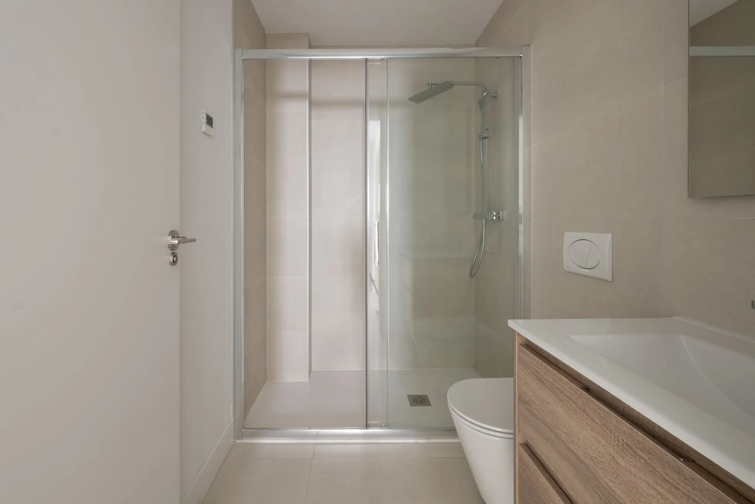 Apartment - Ground Floor Apartment в продаже в Fuengirola, Málaga. В доме 3 спален и 2 ванных комнат. Площадь дома 93 м². Площадь участка 200 м²