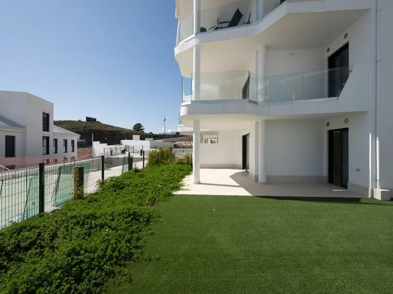 Apartment - Ground Floor Apartment в продаже в Fuengirola, Málaga. В доме 3 спален и 2 ванных комнат. Площадь дома 93 м². Площадь участка 200 м²