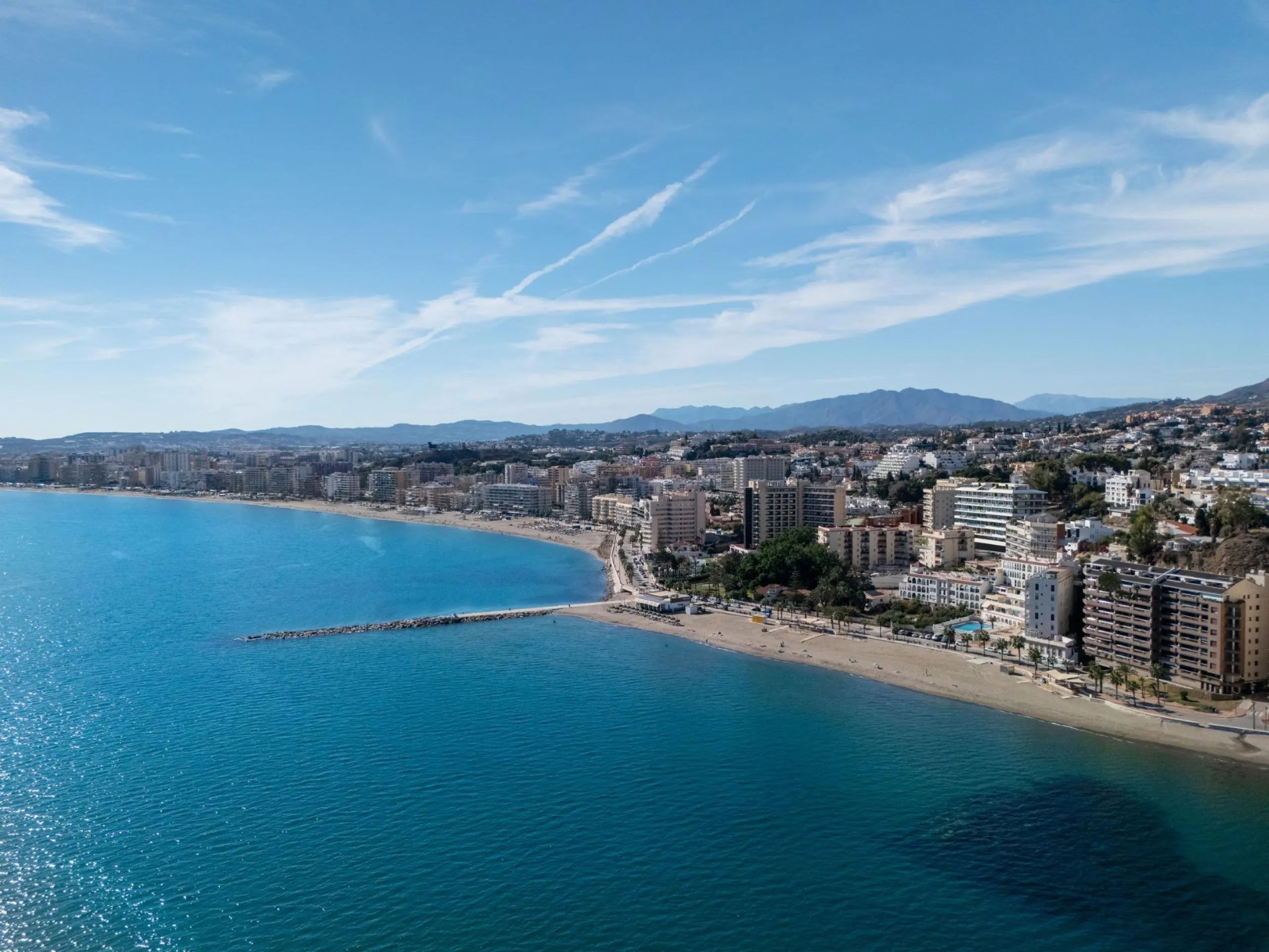 Exclusive New-Build Apartments and Penthouses with Sea Views in Fuengirola& & Luxury Living Redefined on the Costa del Sol& This exceptional new residential development in Carvajal, Fuengirola, features 35 exclusive homes that combine modern arch