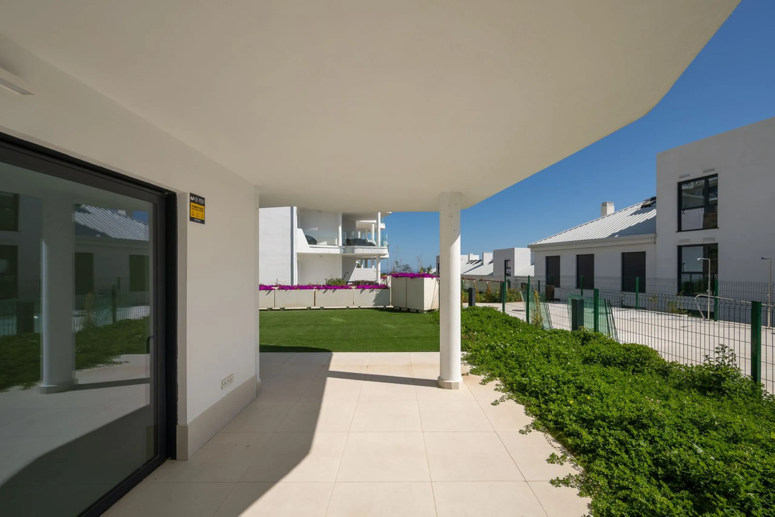Apartment - Ground Floor Apartment в продаже в Fuengirola, Málaga. В доме 3 спален и 2 ванных комнат. Площадь дома 93 м². Площадь участка 200 м²