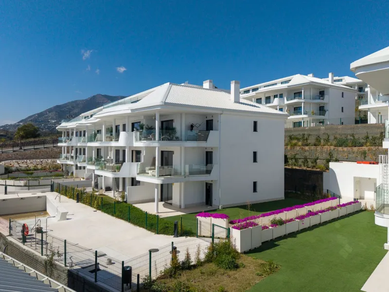 Apartment - Ground Floor Apartment в продаже в Fuengirola, Málaga. В доме 3 спален и 2 ванных комнат. Площадь дома 93 м². Площадь участка 200 м²