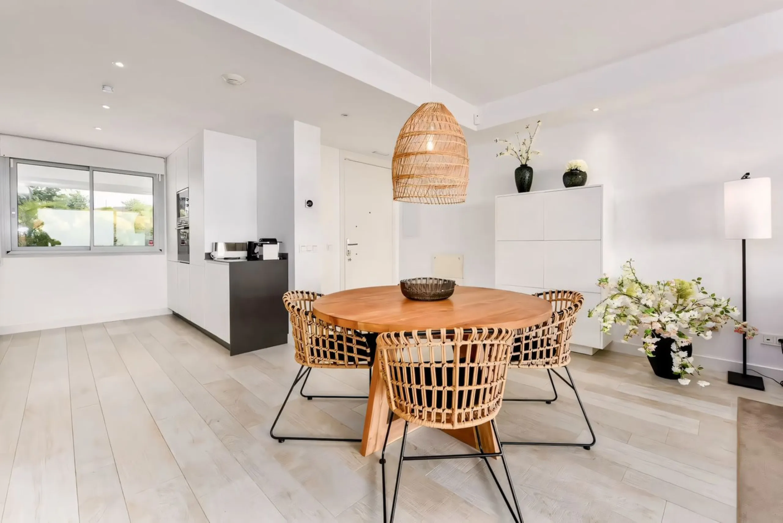 We are pleased to present this bright; modern  and stunning elevated ground floor apartment in the heart of  Casares; Alcazaba lagoon.  The open-concept living area seamlessly connects to a modern dining space, creating a comfortable environment filled wi