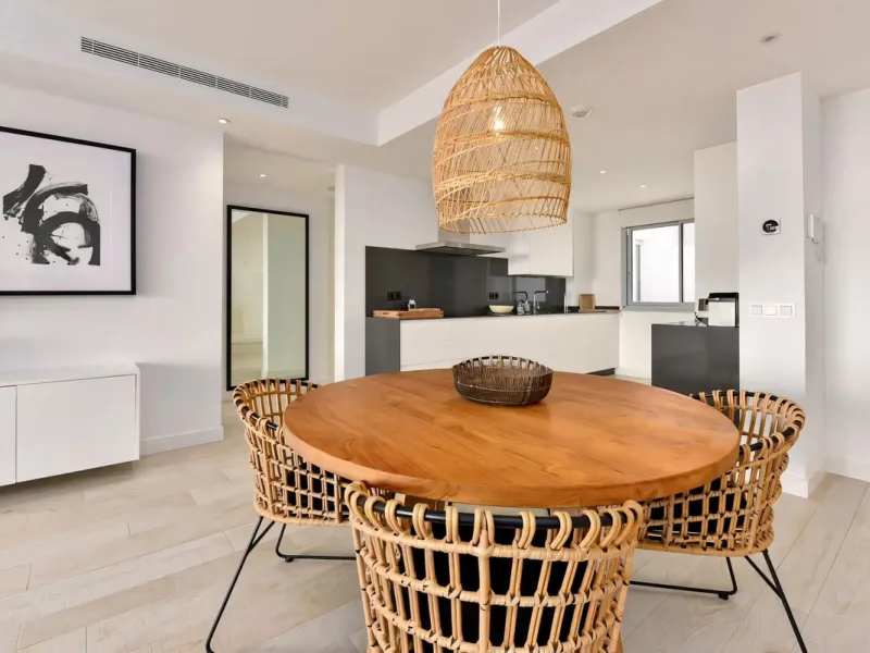 We are pleased to present this bright; modern  and stunning elevated ground floor apartment in the heart of  Casares; Alcazaba lagoon.  The open-concept living area seamlessly connects to a modern dining space, creating a comfortable environment filled wi