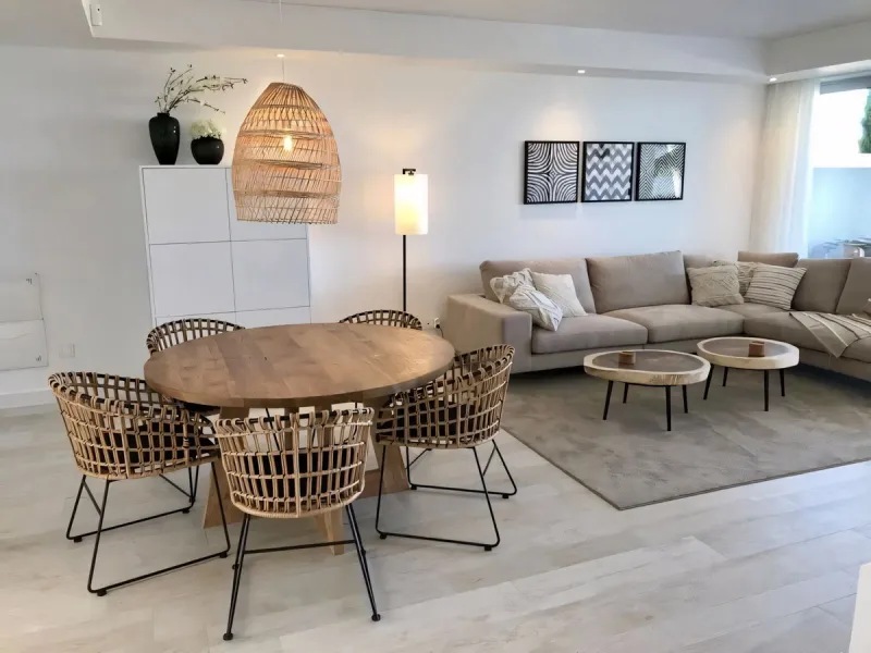 We are pleased to present this bright; modern  and stunning elevated ground floor apartment in the heart of  Casares; Alcazaba lagoon.  The open-concept living area seamlessly connects to a modern dining space, creating a comfortable environment filled wi