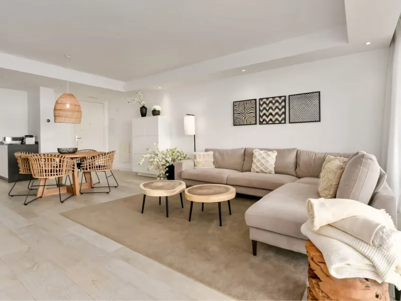 We are pleased to present this bright; modern  and stunning elevated ground floor apartment in the heart of  Casares; Alcazaba lagoon.  The open-concept living area seamlessly connects to a modern dining space, creating a comfortable environment filled wi