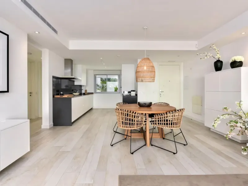We are pleased to present this bright; modern  and stunning elevated ground floor apartment in the heart of  Casares; Alcazaba lagoon.  The open-concept living area seamlessly connects to a modern dining space, creating a comfortable environment filled wi