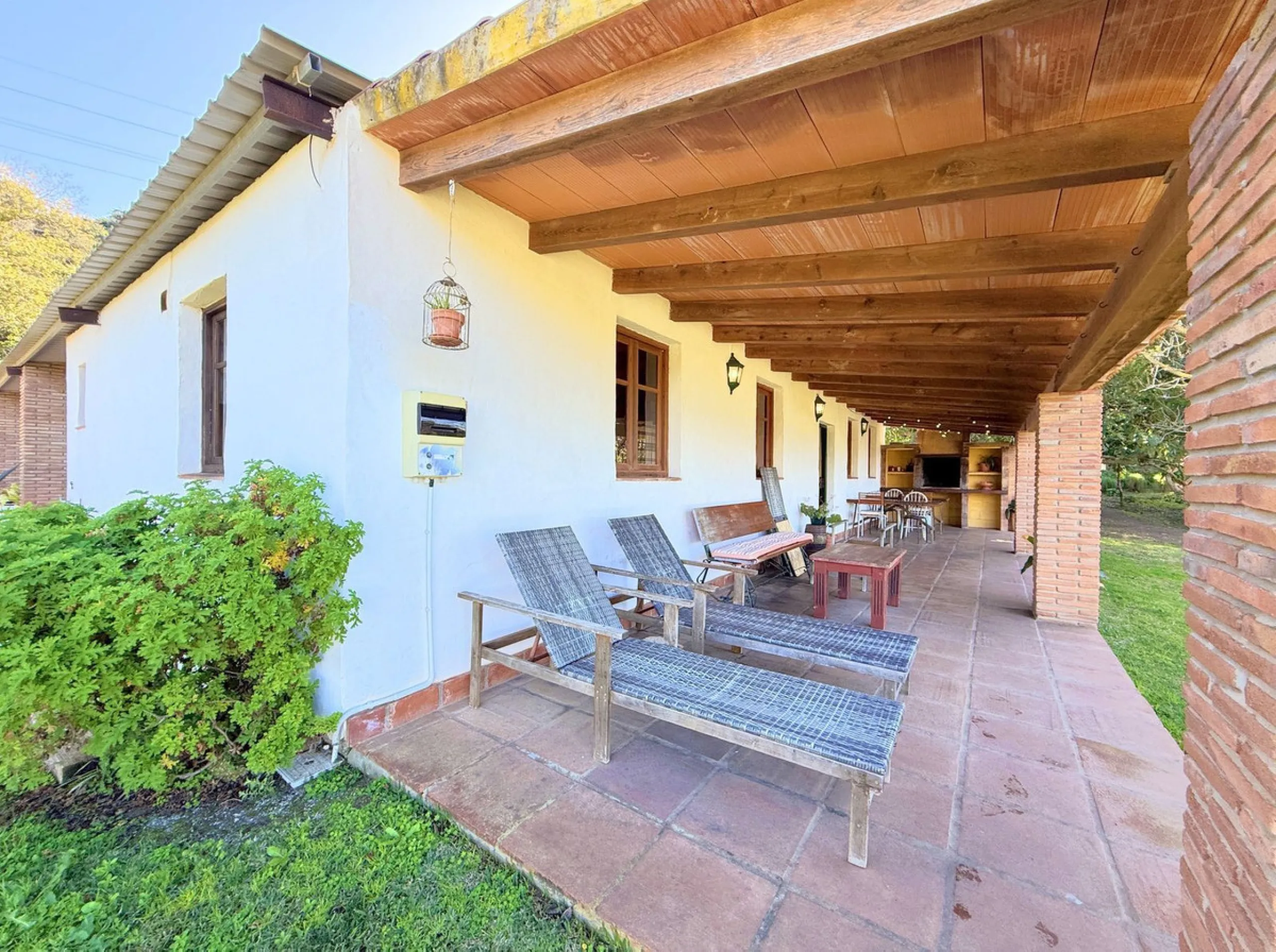 Commercial - Hotel в продаже в Casares, Málaga. В доме 8 спален и 6 ванных комнат. Площадь дома 559 м². Площадь участка 60000 м²