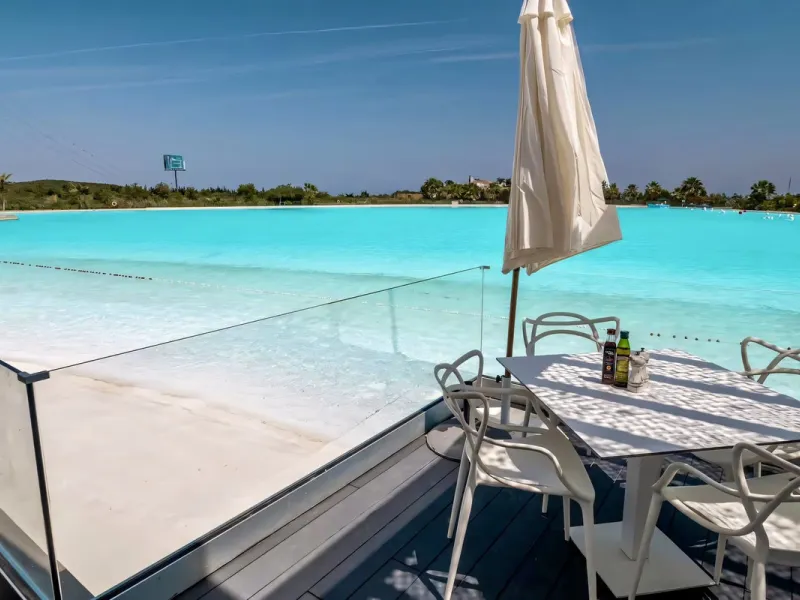 We are pleased to present this bright; modern  and stunning elevated ground floor apartment in the heart of  Casares; Alcazaba lagoon.  The open-concept living area seamlessly connects to a modern dining space, creating a comfortable environment filled wi