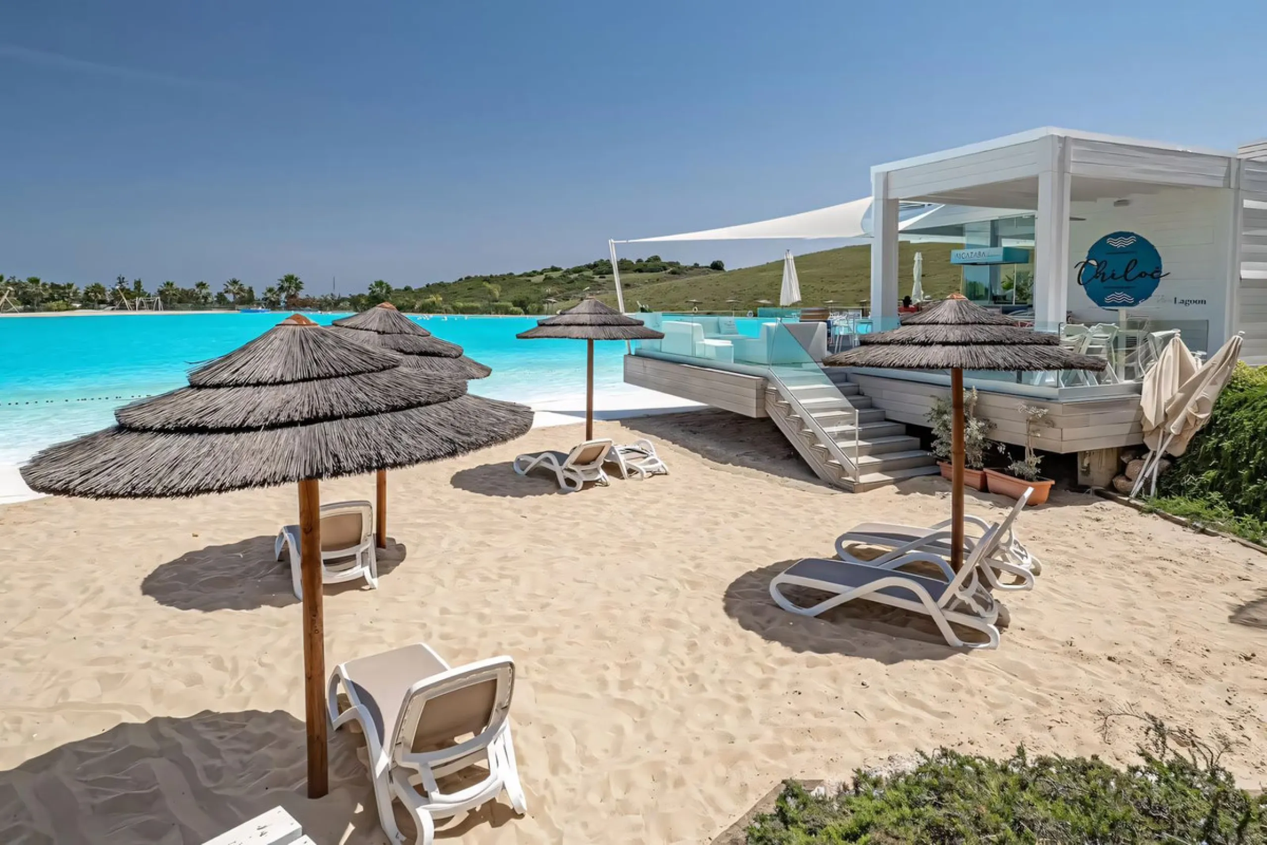 We are pleased to present this bright; modern  and stunning elevated ground floor apartment in the heart of  Casares; Alcazaba lagoon.  The open-concept living area seamlessly connects to a modern dining space, creating a comfortable environment filled wi
