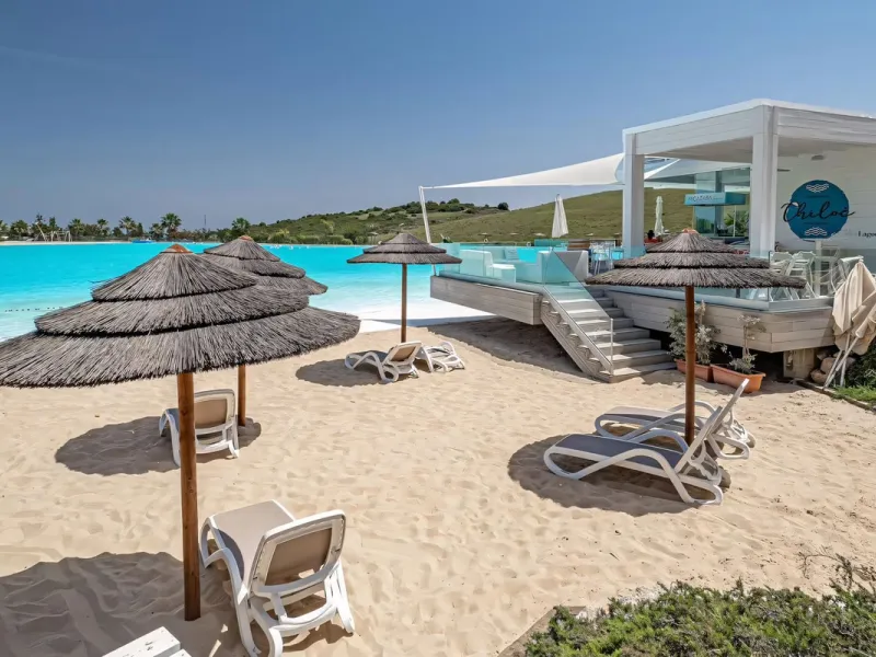 We are pleased to present this bright; modern  and stunning elevated ground floor apartment in the heart of  Casares; Alcazaba lagoon.  The open-concept living area seamlessly connects to a modern dining space, creating a comfortable environment filled wi