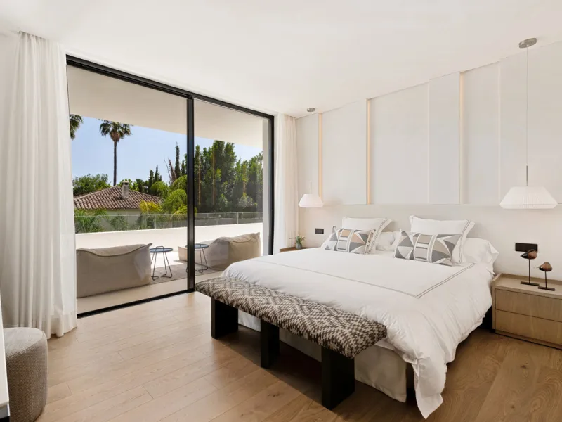 House - Detached Villa в продаже в Marbella, Málaga. В доме 5 спален и 7 ванных комнат. Площадь дома 586 м². Площадь участка 1200 м²
