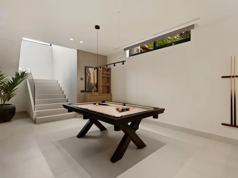 House - Detached Villa в продаже в Marbella, Málaga. В доме 5 спален и 7 ванных комнат. Площадь дома 586 м². Площадь участка 1200 м²