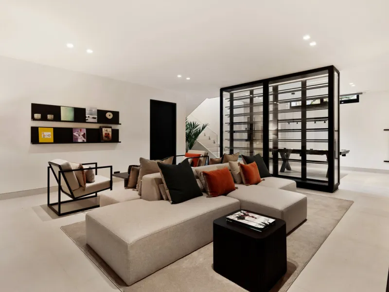 House - Detached Villa в продаже в Marbella, Málaga. В доме 5 спален и 7 ванных комнат. Площадь дома 586 м². Площадь участка 1200 м²