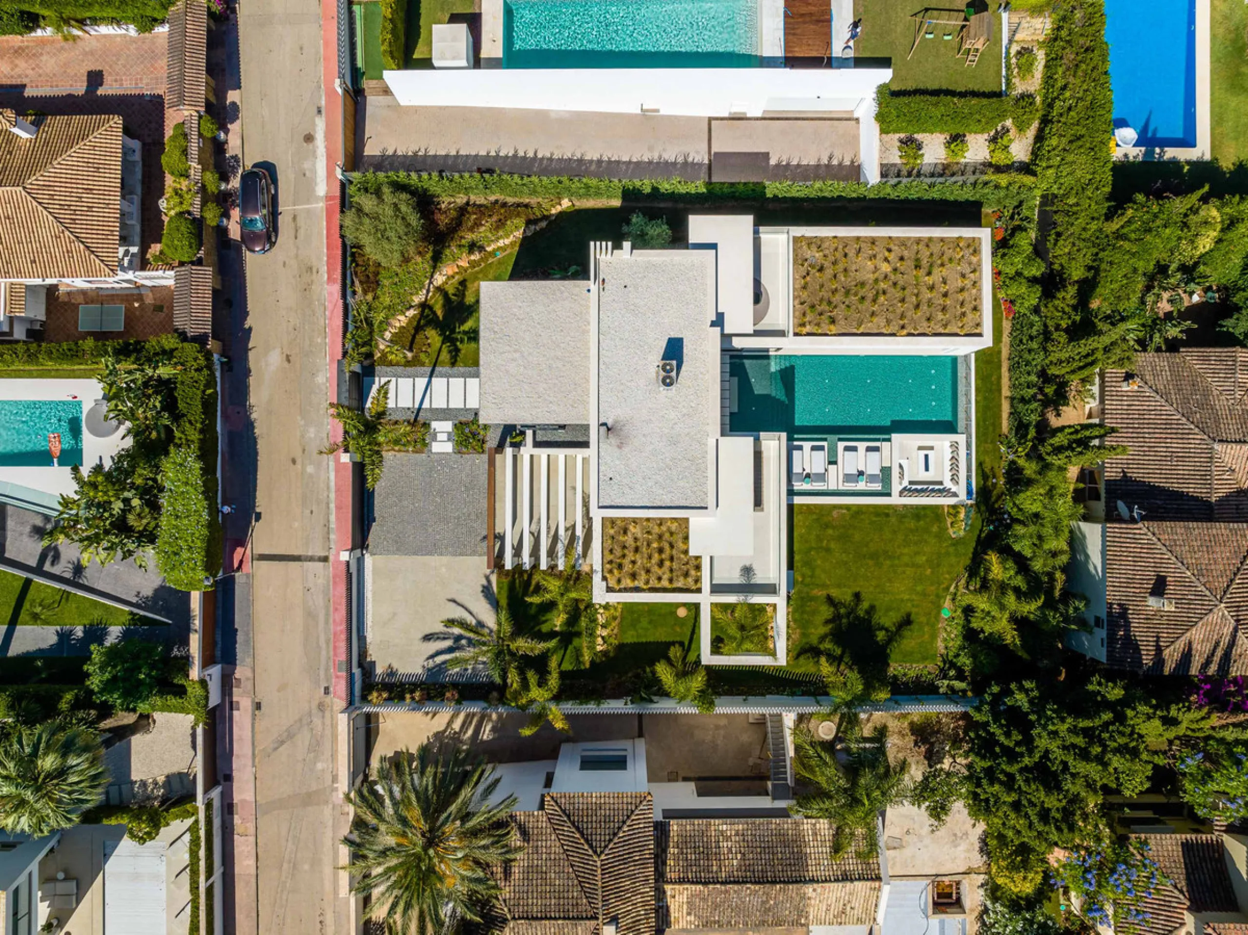 House - Detached Villa в продаже в Marbella, Málaga. В доме 5 спален и 7 ванных комнат. Площадь дома 586 м². Площадь участка 1200 м²