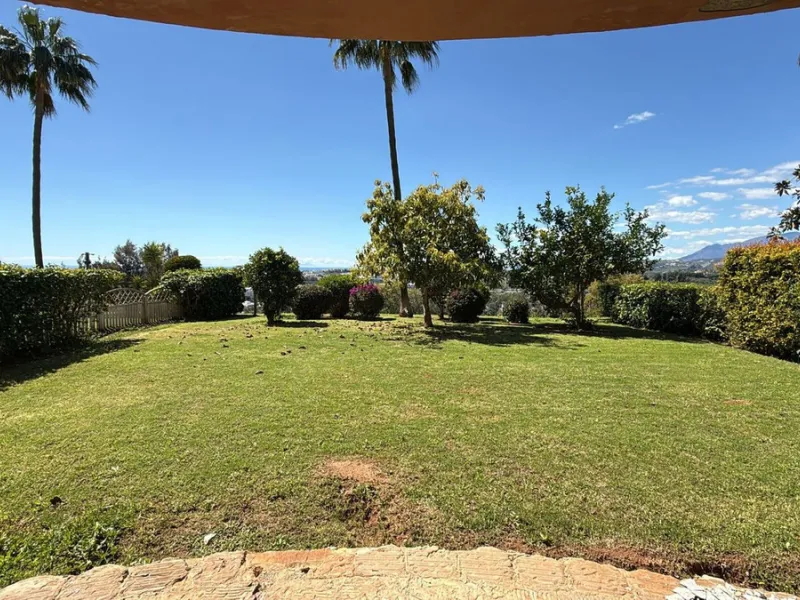 Apartment - Ground Floor Apartment в продаже в Marbella, Málaga. В доме 4 спален и 3 ванных комнат. Площадь дома 250 м². Площадь участка 186 м²