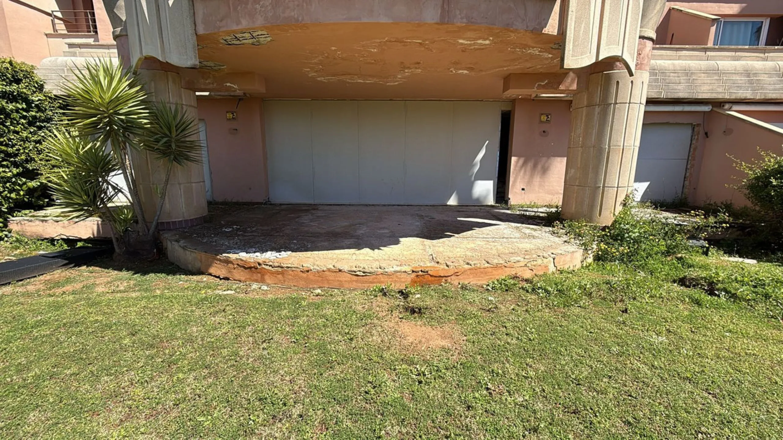 Apartment - Ground Floor Apartment в продаже в Marbella, Málaga. В доме 4 спален и 3 ванных комнат. Площадь дома 250 м². Площадь участка 186 м²