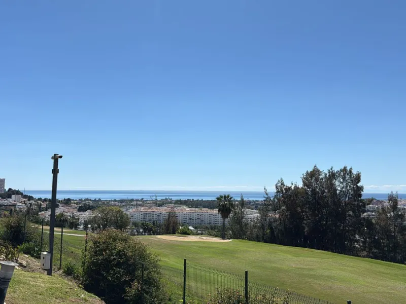 Apartment - Ground Floor Apartment в продаже в Marbella, Málaga. В доме 4 спален и 3 ванных комнат. Площадь дома 250 м². Площадь участка 186 м²