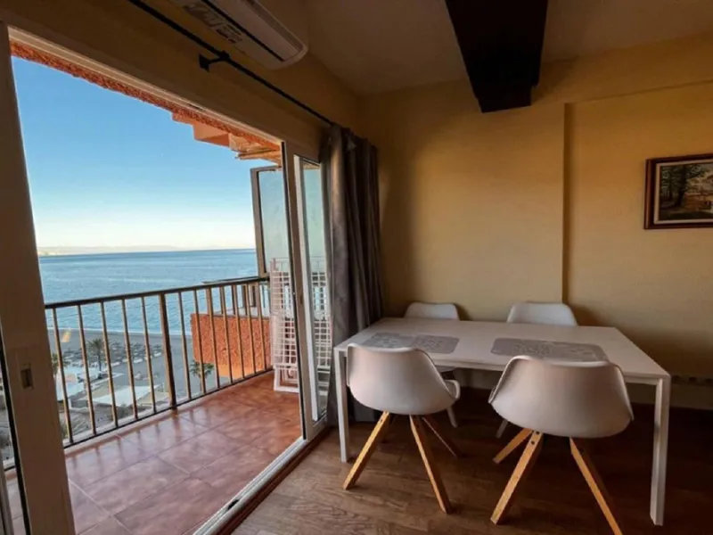 Apartment - Middle Floor Apartment в продаже в Fuengirola, Málaga. В доме 1 спален и 1 ванных комнат. Площадь дома 60 м²