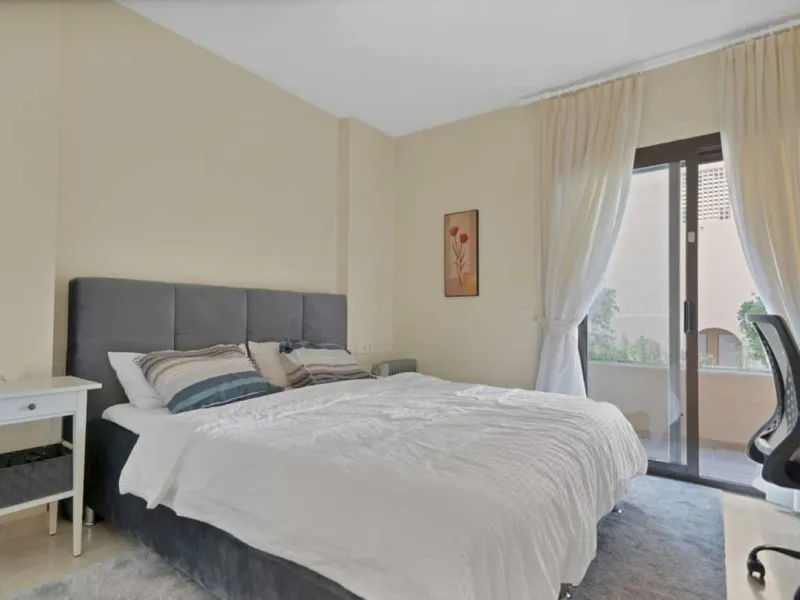 MAGNIFICENT 3-BEDROOM GROUND FLOOR APARTMENT WITH LARGE PRIVATE TERRACE