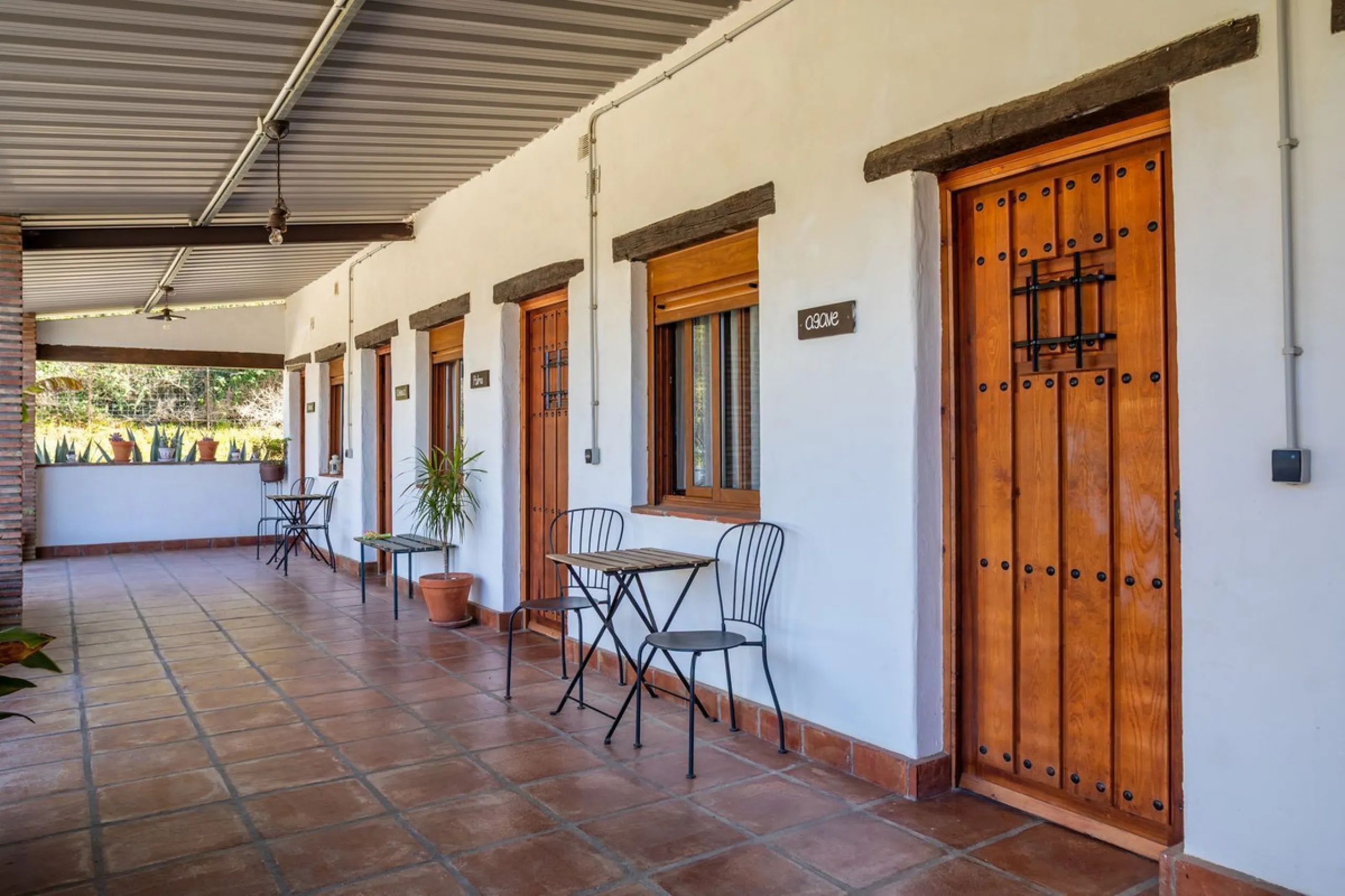 Commercial - Hotel в продаже в Casares, Málaga. В доме 8 спален и 6 ванных комнат. Площадь дома 559 м². Площадь участка 60000 м²