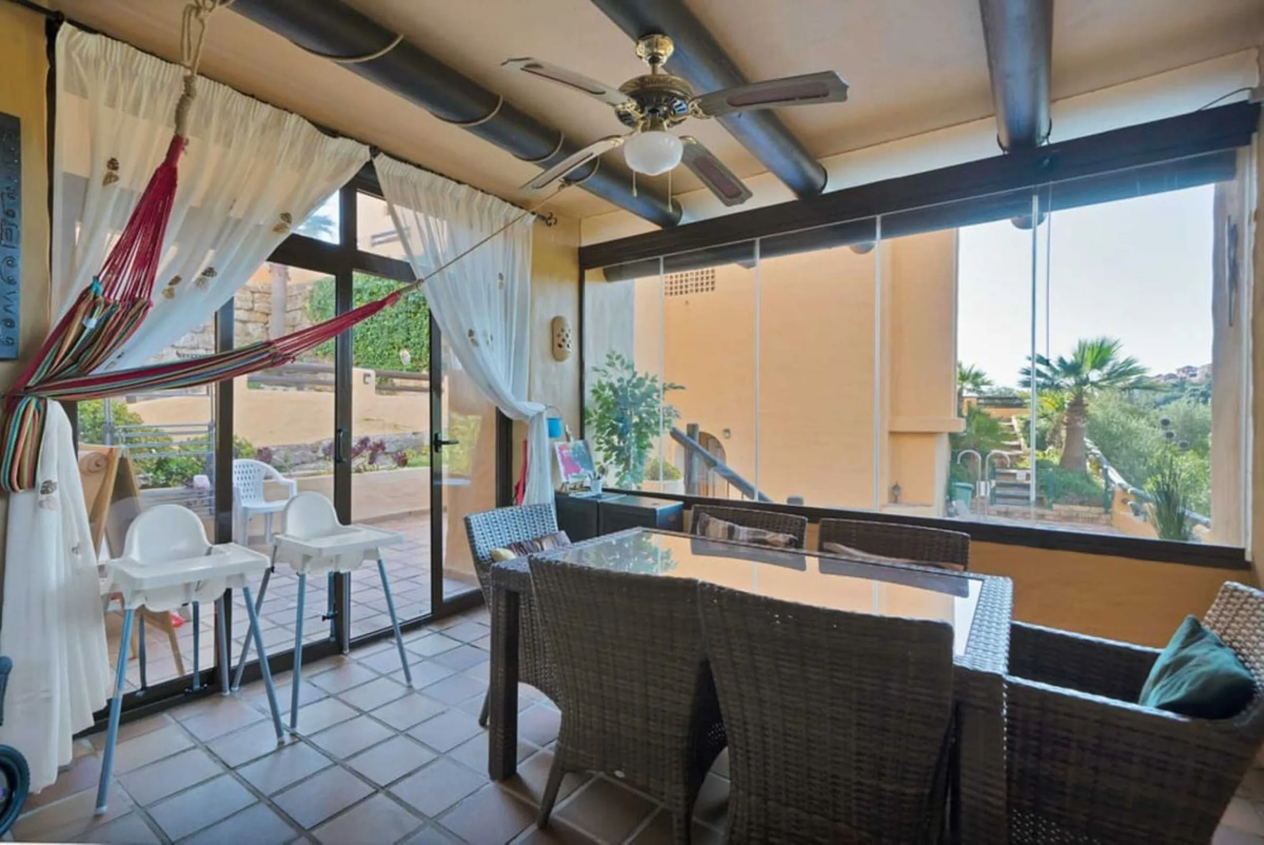 MAGNIFICENT 3-BEDROOM GROUND FLOOR APARTMENT WITH LARGE PRIVATE TERRACE