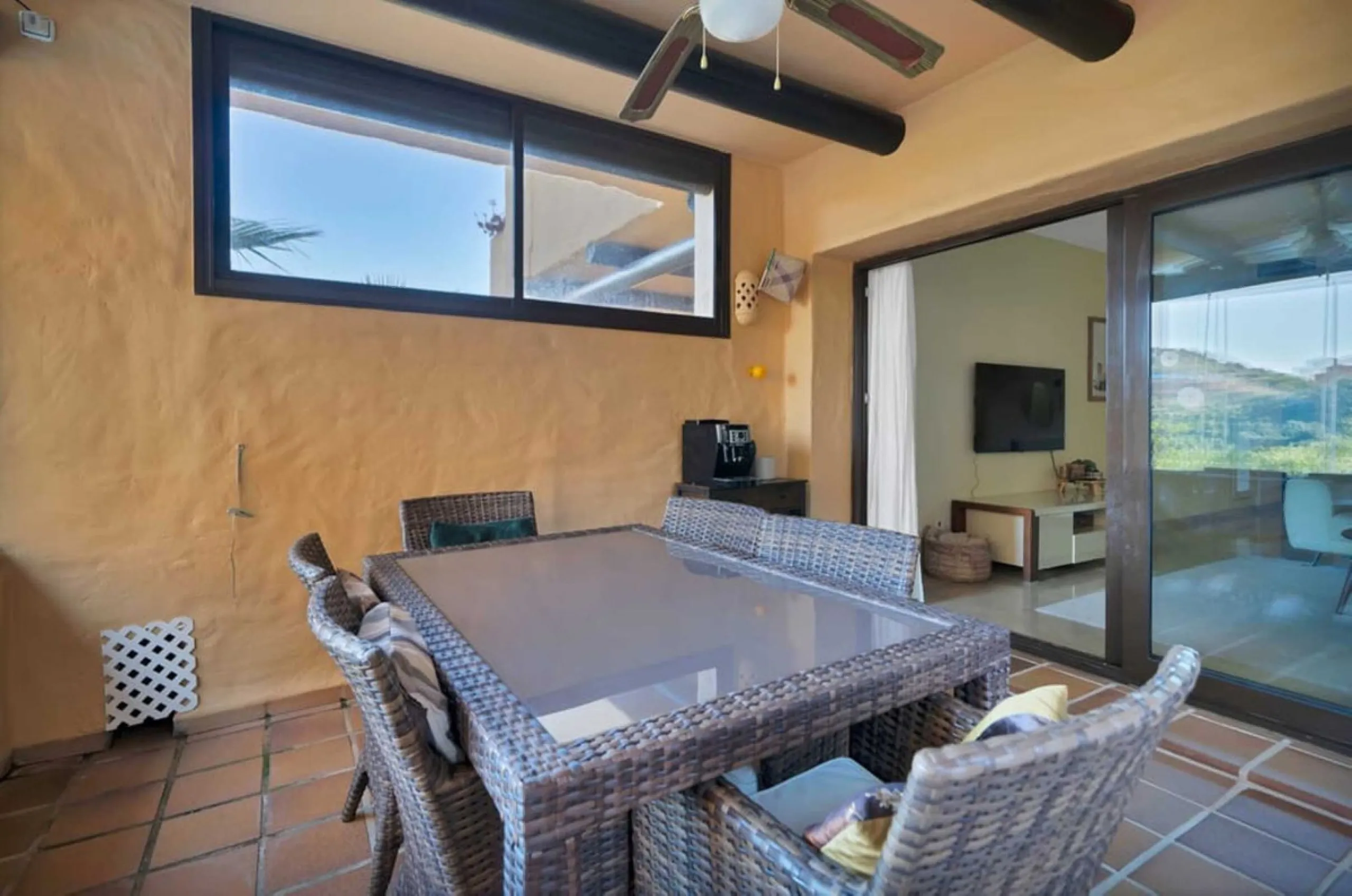 MAGNIFICENT 3-BEDROOM GROUND FLOOR APARTMENT WITH LARGE PRIVATE TERRACE