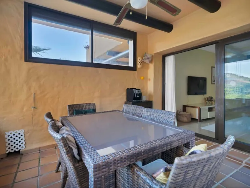 MAGNIFICENT 3-BEDROOM GROUND FLOOR APARTMENT WITH LARGE PRIVATE TERRACE