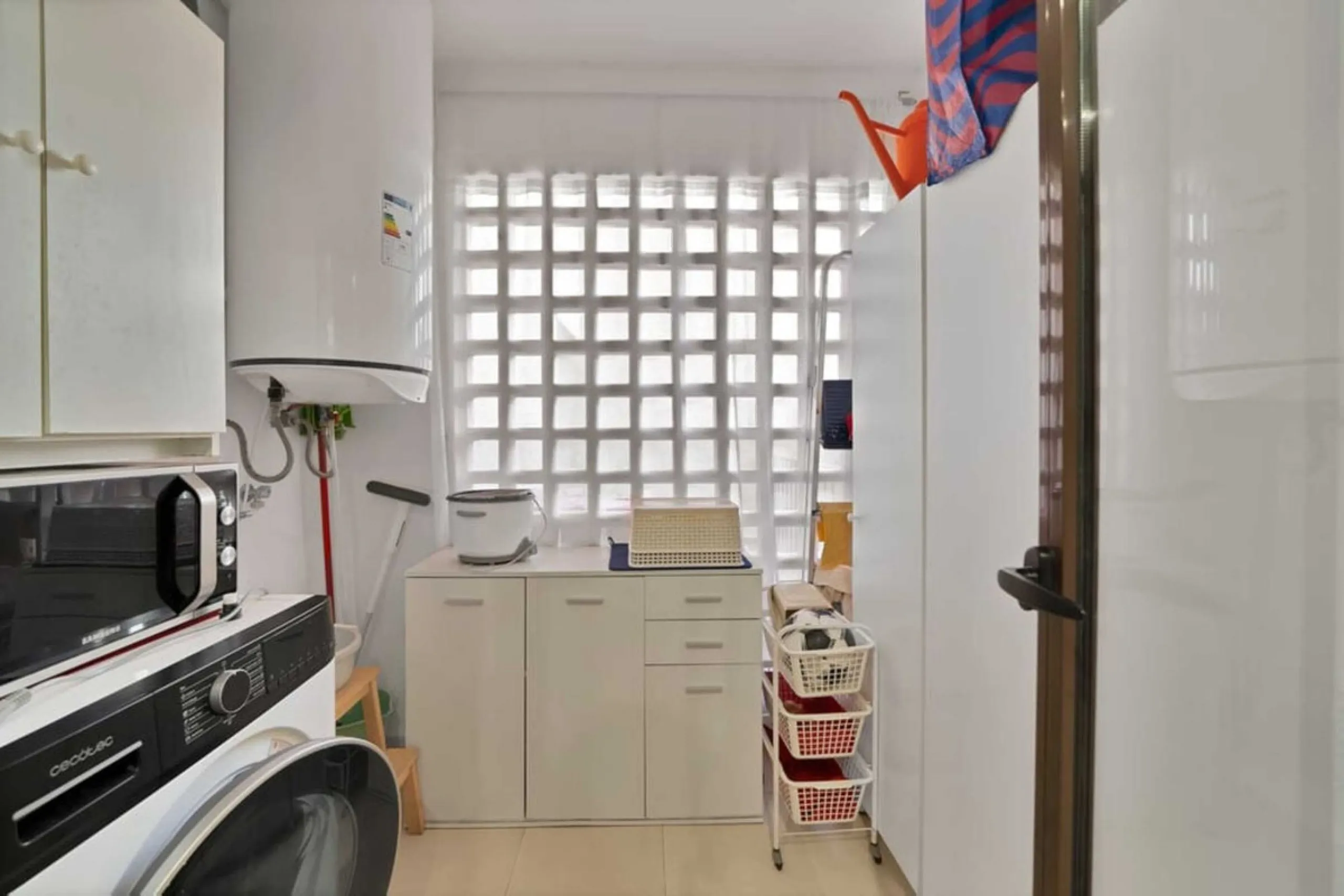 MAGNIFICENT 3-BEDROOM GROUND FLOOR APARTMENT WITH LARGE PRIVATE TERRACE