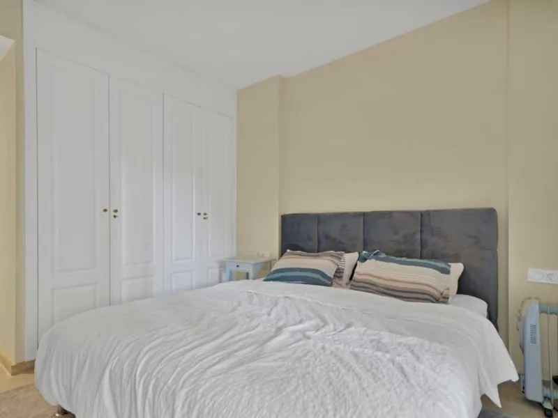 MAGNIFICENT 3-BEDROOM GROUND FLOOR APARTMENT WITH LARGE PRIVATE TERRACE