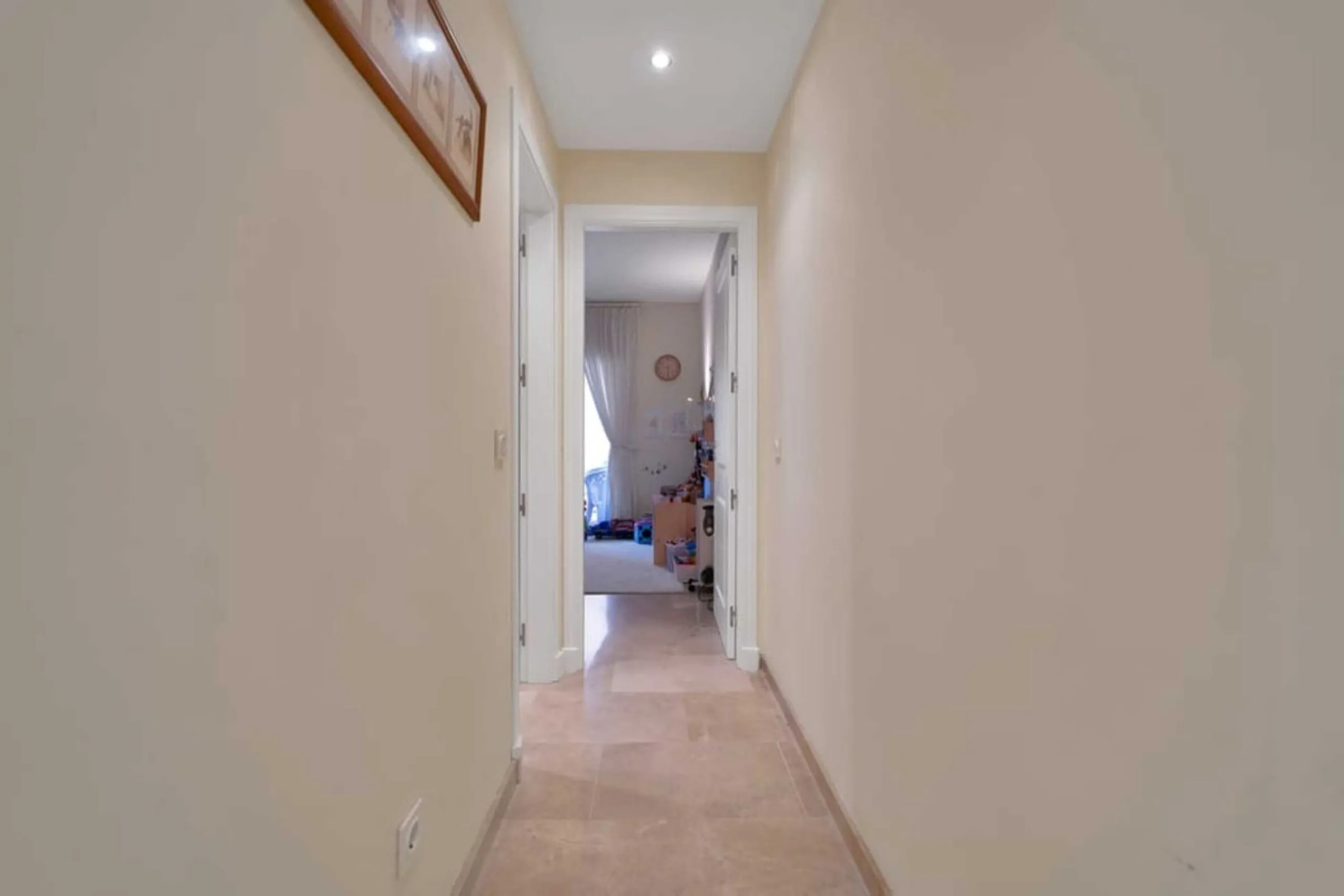 MAGNIFICENT 3-BEDROOM GROUND FLOOR APARTMENT WITH LARGE PRIVATE TERRACE
