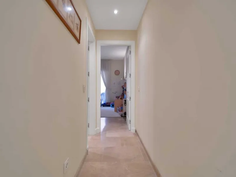 MAGNIFICENT 3-BEDROOM GROUND FLOOR APARTMENT WITH LARGE PRIVATE TERRACE