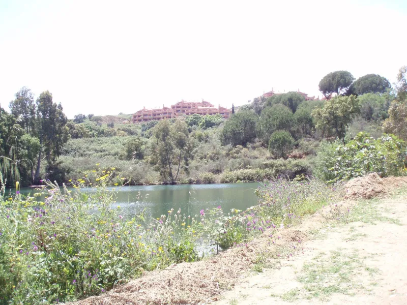 Fantastic finca in Mijas, just next to the Urbanisation El soto de Marbella. It is a rustic land with gentle slopes and fantastic views to the coast and the mountains ideal for any type of crops or animal husbandry. It has 2 houses which can be reformed a