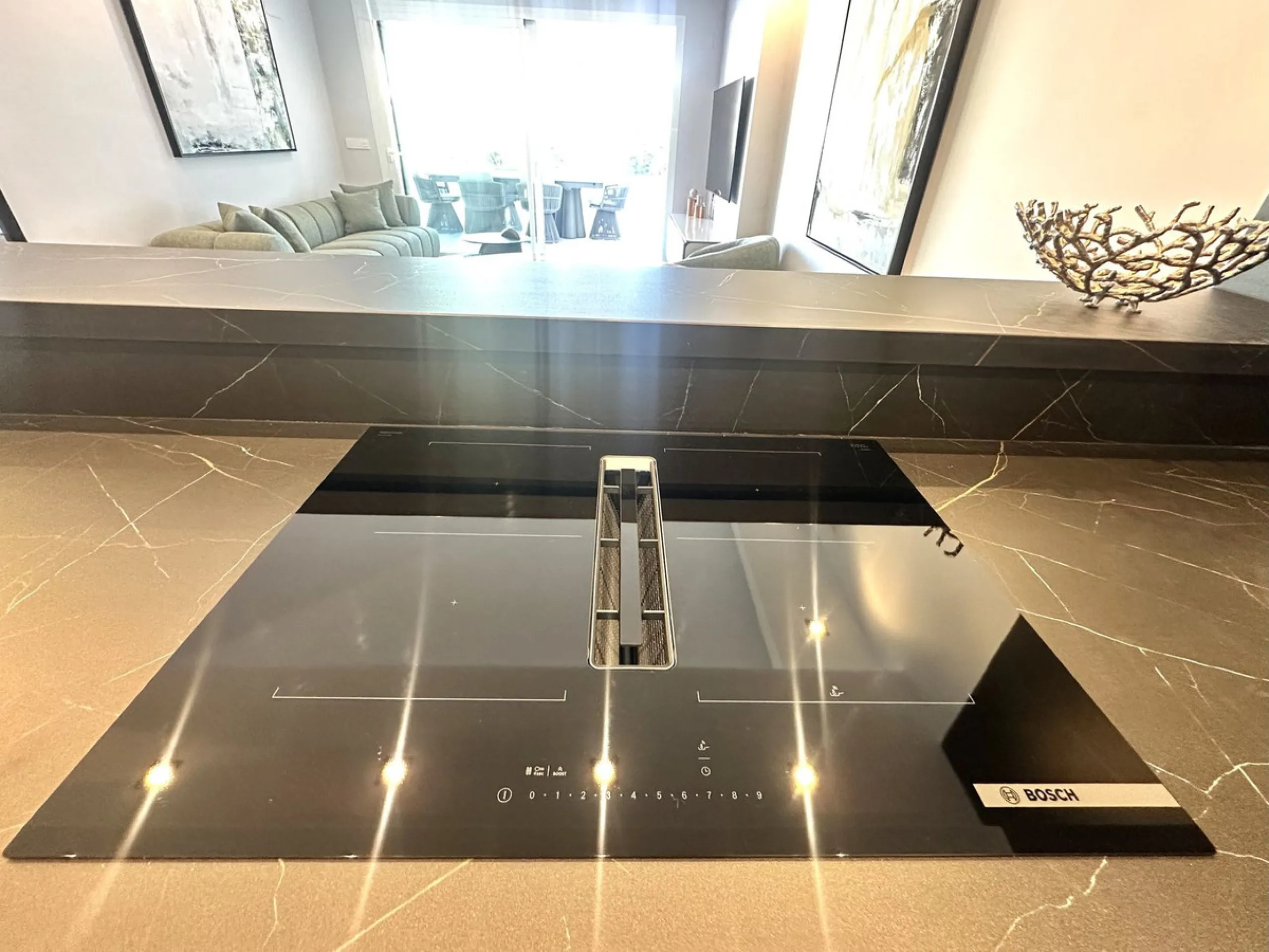 LUXURY APARTMENT IN LOS GRANADOS GOLF, NUEVA ANDALUCÍA – RECENTLY RENOVATED TO THE HIGHEST STANDARD