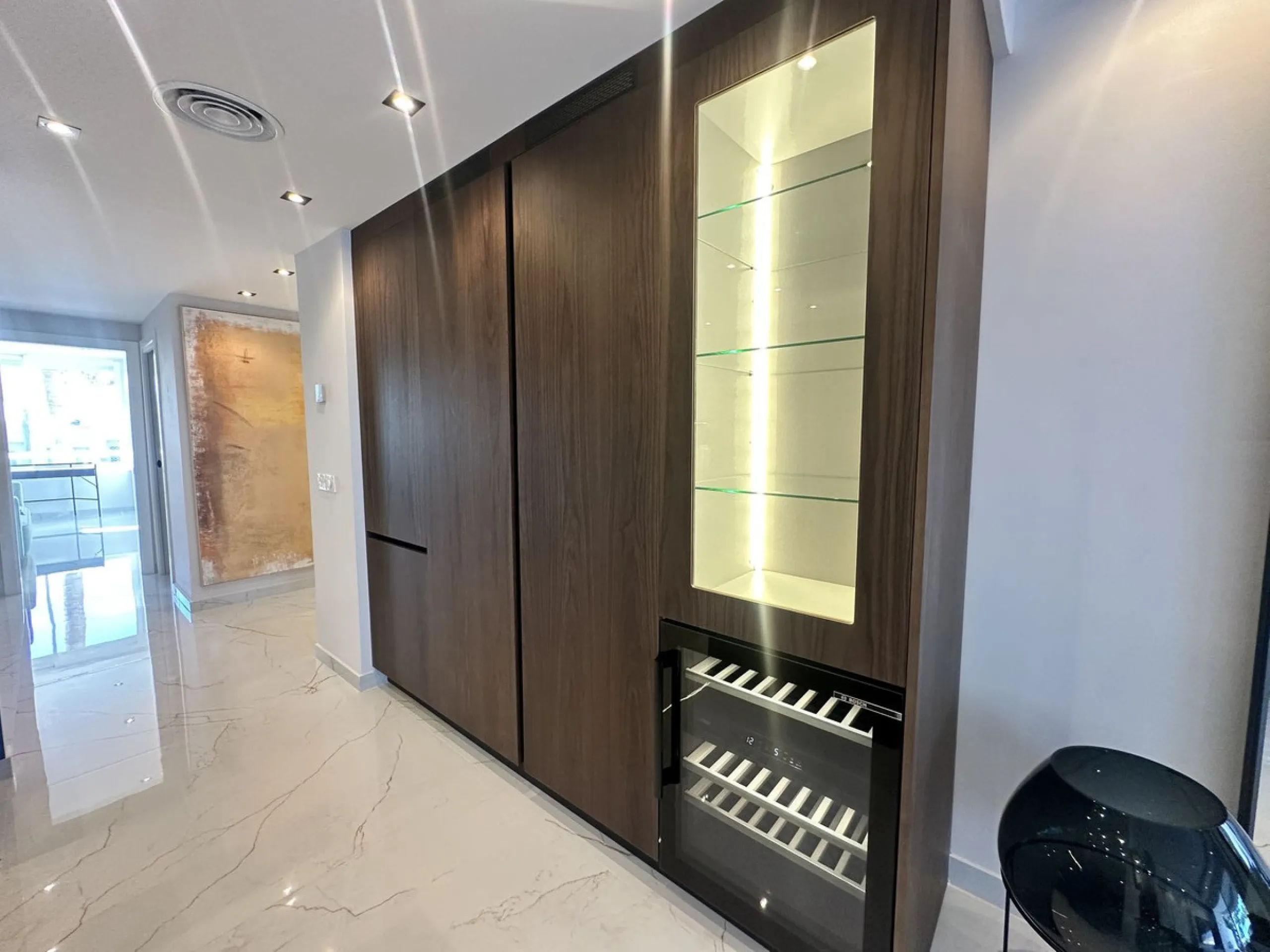 LUXURY APARTMENT IN LOS GRANADOS GOLF, NUEVA ANDALUCÍA – RECENTLY RENOVATED TO THE HIGHEST STANDARD
