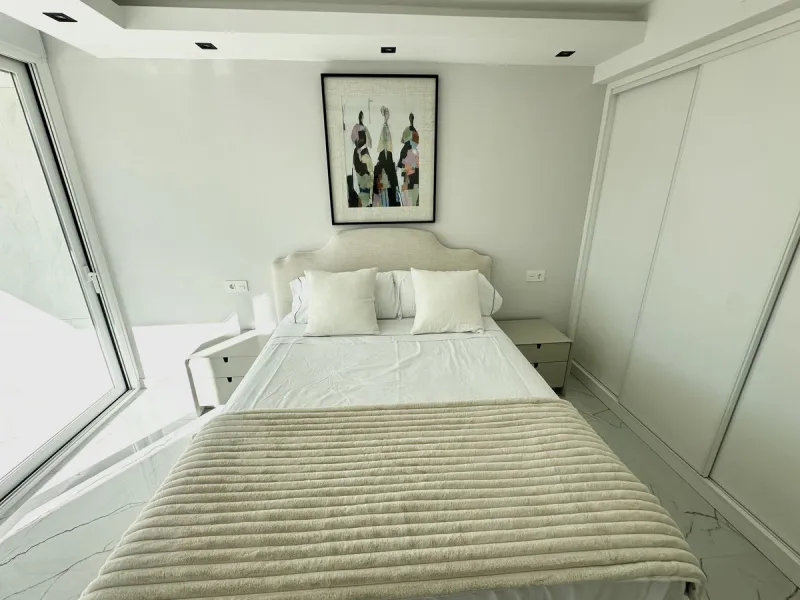 LUXURY APARTMENT IN LOS GRANADOS GOLF, NUEVA ANDALUCÍA – RECENTLY RENOVATED TO THE HIGHEST STANDARD