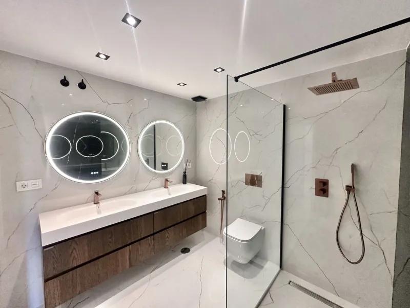 LUXURY APARTMENT IN LOS GRANADOS GOLF, NUEVA ANDALUCÍA – RECENTLY RENOVATED TO THE HIGHEST STANDARD