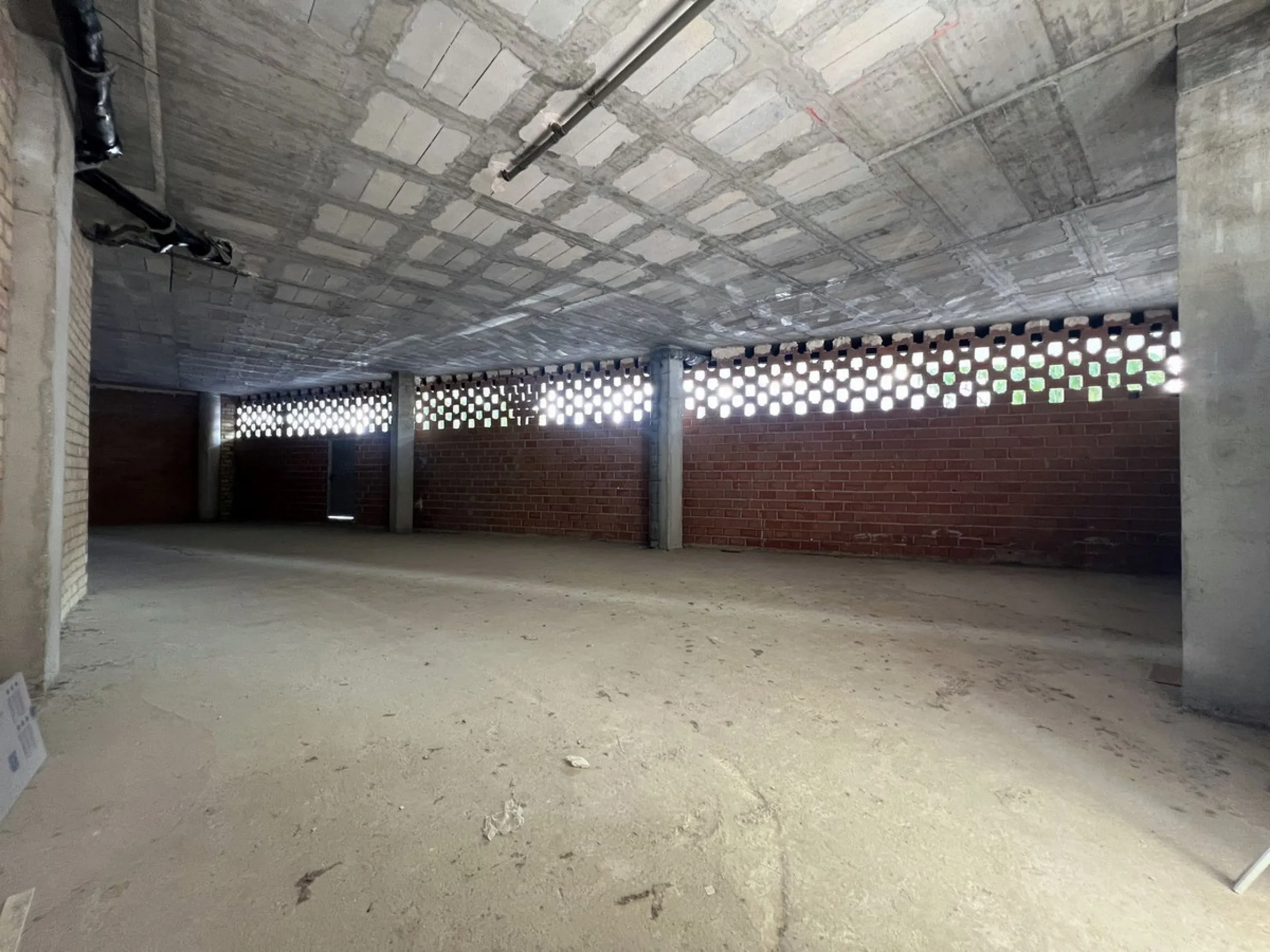 **Don't miss this unique opportunity** to acquire or lease a first-class commercial space in the newly opened **Terra San Pedro** complex.