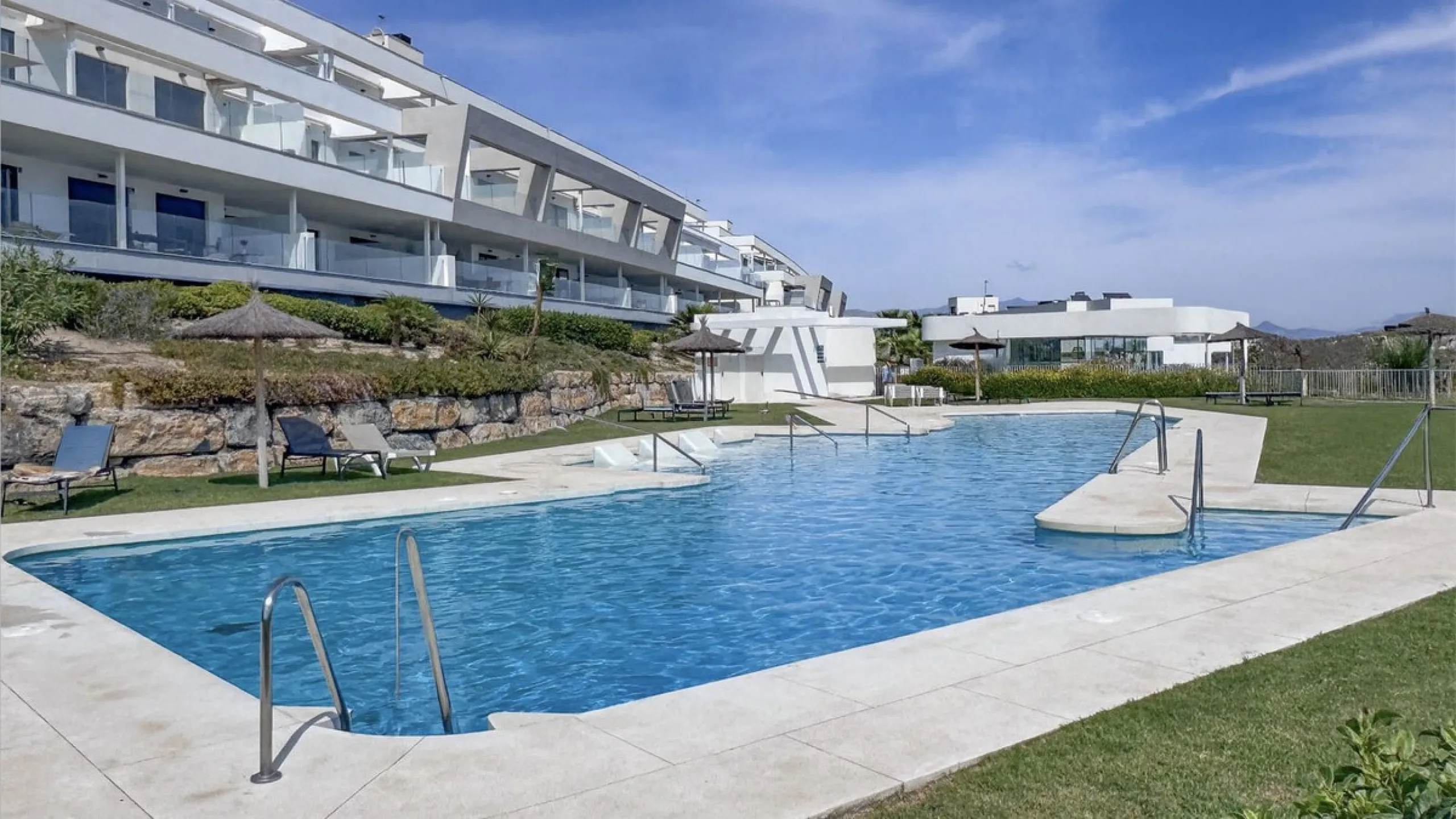 Apartment - Penthouse в продаже в Casares, Málaga. В доме 2 спален и 2 ванных комнат. Площадь дома 95 м²