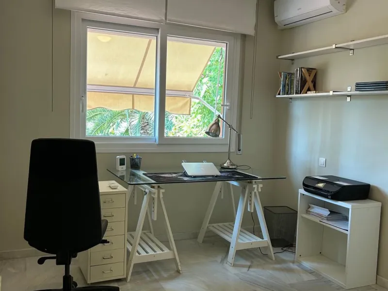 House - Semi-Detached House в продаже в Benahavís, Málaga. В доме 4 спален и 3 ванных комнат. Площадь дома 203 м². Площадь участка 423 м²