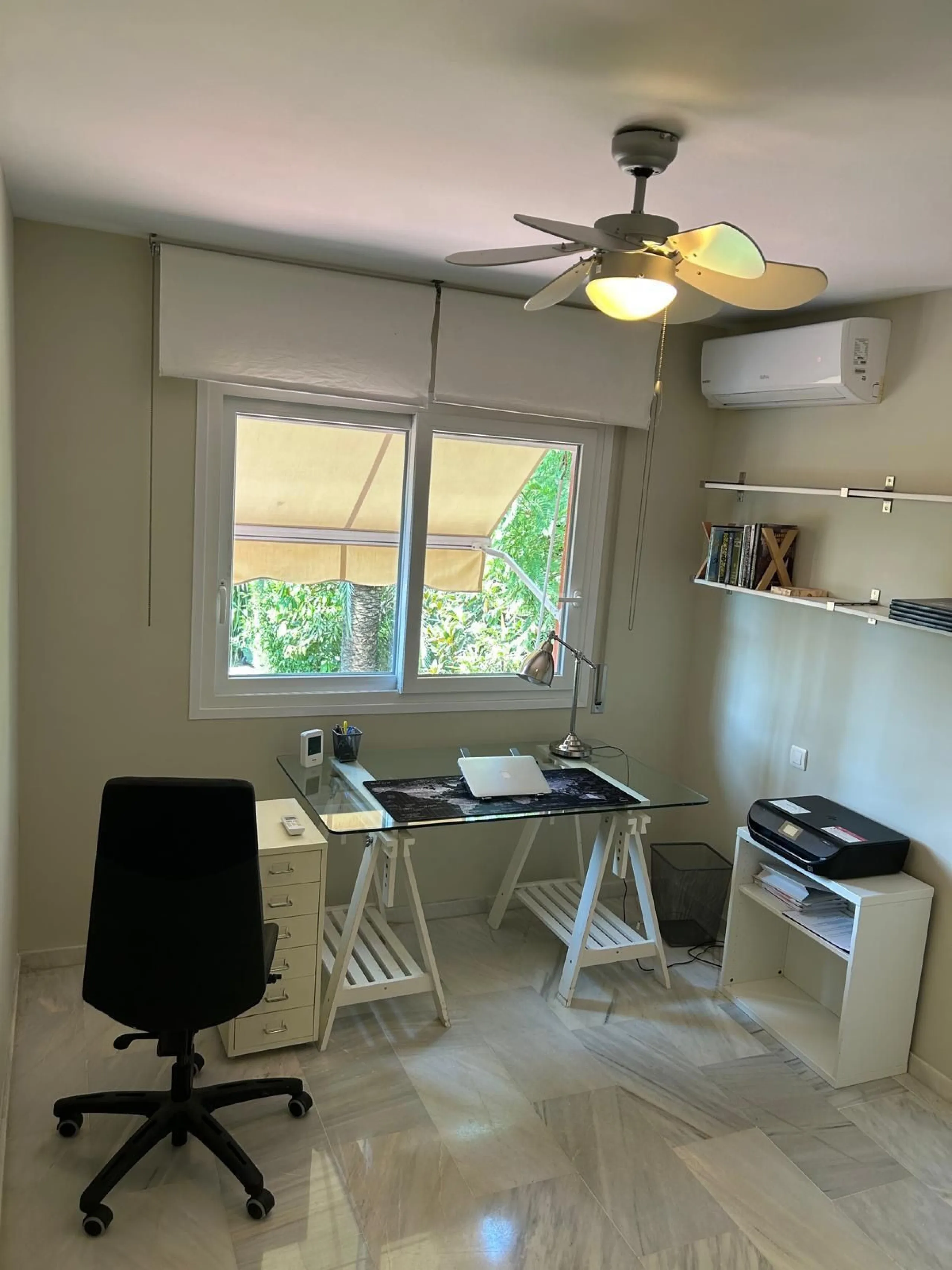 House - Semi-Detached House в продаже в Benahavís, Málaga. В доме 4 спален и 3 ванных комнат. Площадь дома 203 м². Площадь участка 423 м²