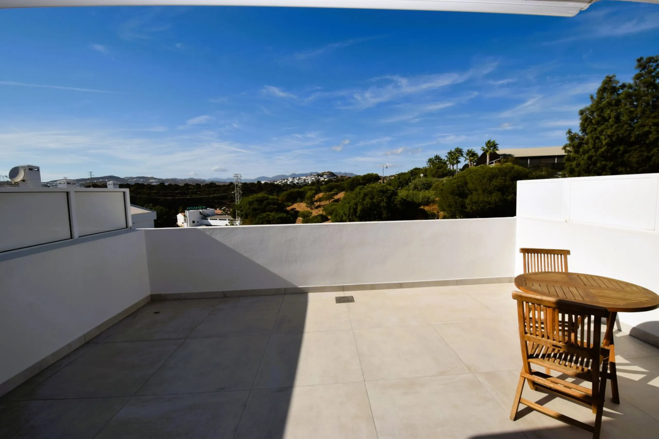 This is the ideal property for those who want the size and flexibility of a villa but with none of the hassle of maintenance. You cannot get closer to La Cala de Mijas than this stunningly refurbished home. Absolutely everything has been refurbished and m