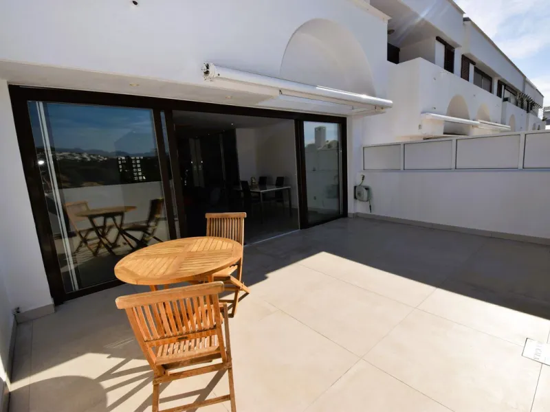 This is the ideal property for those who want the size and flexibility of a villa but with none of the hassle of maintenance. You cannot get closer to La Cala de Mijas than this stunningly refurbished home. Absolutely everything has been refurbished and m