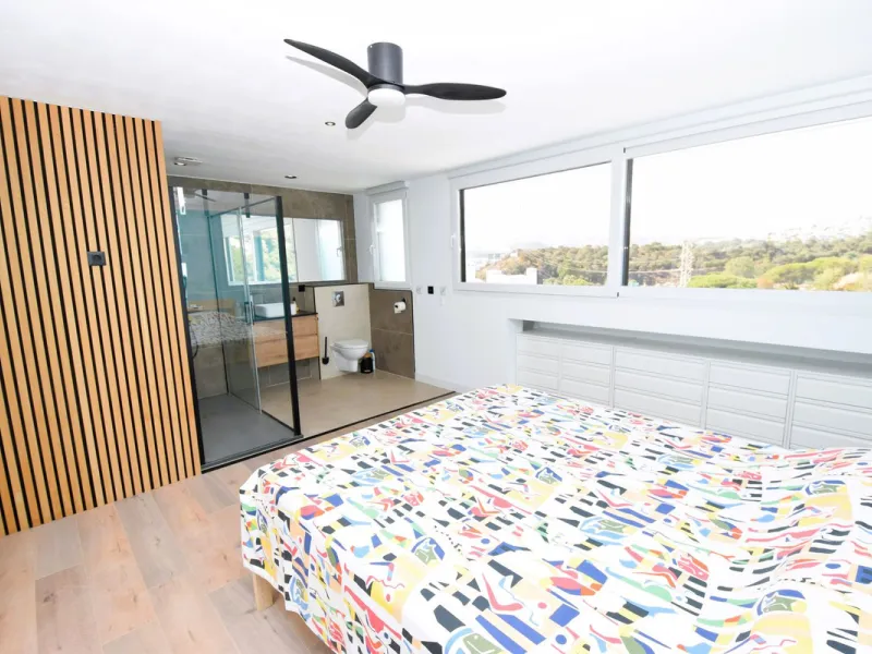 This is the ideal property for those who want the size and flexibility of a villa but with none of the hassle of maintenance. You cannot get closer to La Cala de Mijas than this stunningly refurbished home. Absolutely everything has been refurbished and m