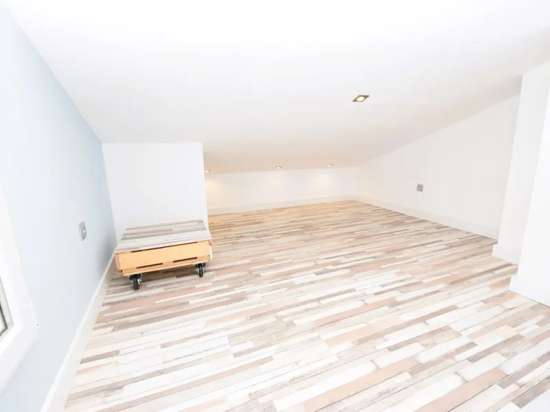 This is the ideal property for those who want the size and flexibility of a villa but with none of the hassle of maintenance. You cannot get closer to La Cala de Mijas than this stunningly refurbished home. Absolutely everything has been refurbished and m