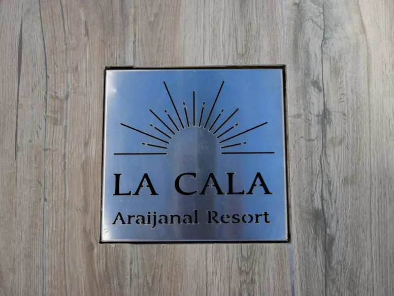This is the ideal property for those who want the size and flexibility of a villa but with none of the hassle of maintenance. You cannot get closer to La Cala de Mijas than this stunningly refurbished home. Absolutely everything has been refurbished and m