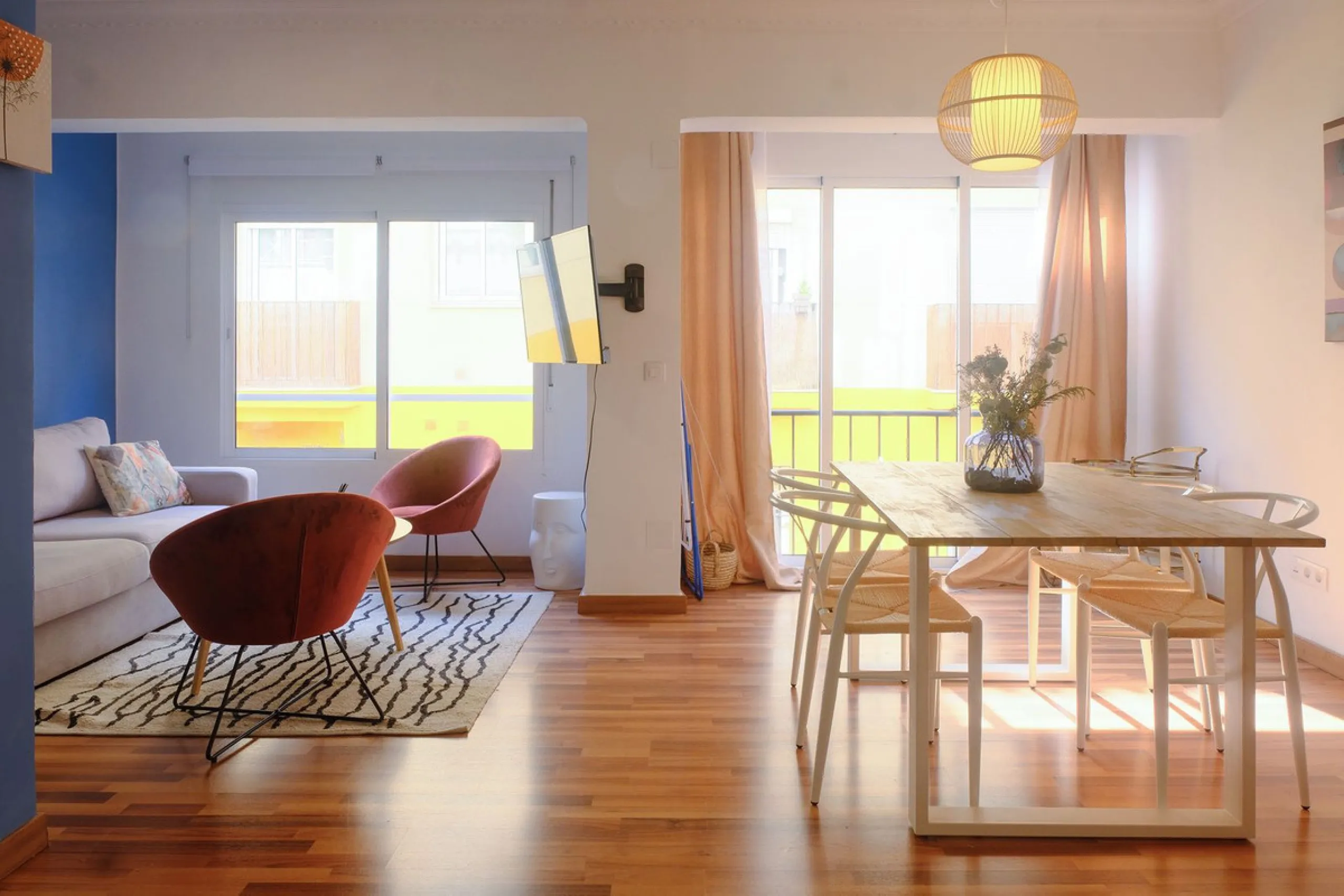 Charming Refurbished Apartment in Málaga City – La Goleta Area