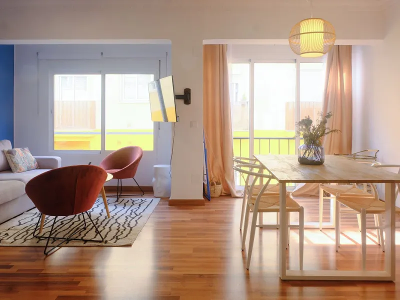 Charming Refurbished Apartment in Málaga City – La Goleta Area