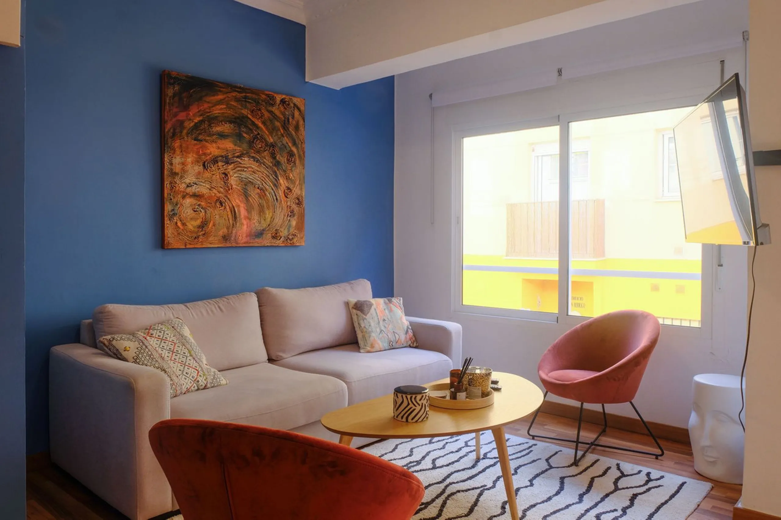 Charming Refurbished Apartment in Málaga City – La Goleta Area